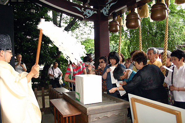 茅の輪くぐり 茅の輪くぐり