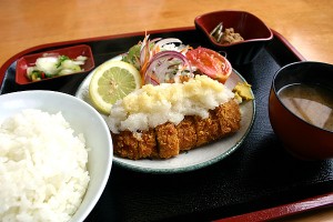 おろしニンニクカツ定食