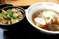 Aセットのぶた丼ラーメンセット