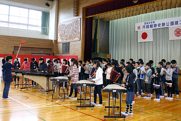 上戸小学校の生徒達 上戸小学校の生徒達