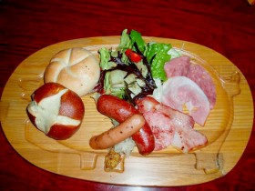 ミオ・カザロプレート