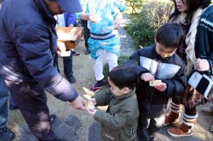 餅の振る舞い