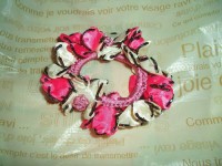 ビーズ付きのシュシュ