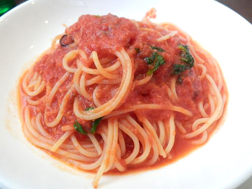 にんにく風味のトマトスパゲティ